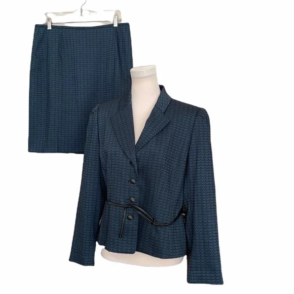 Tahari blue w black pattern skirt set